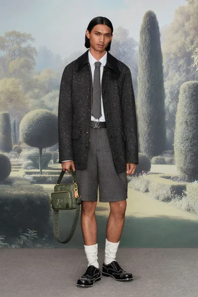 Look 18